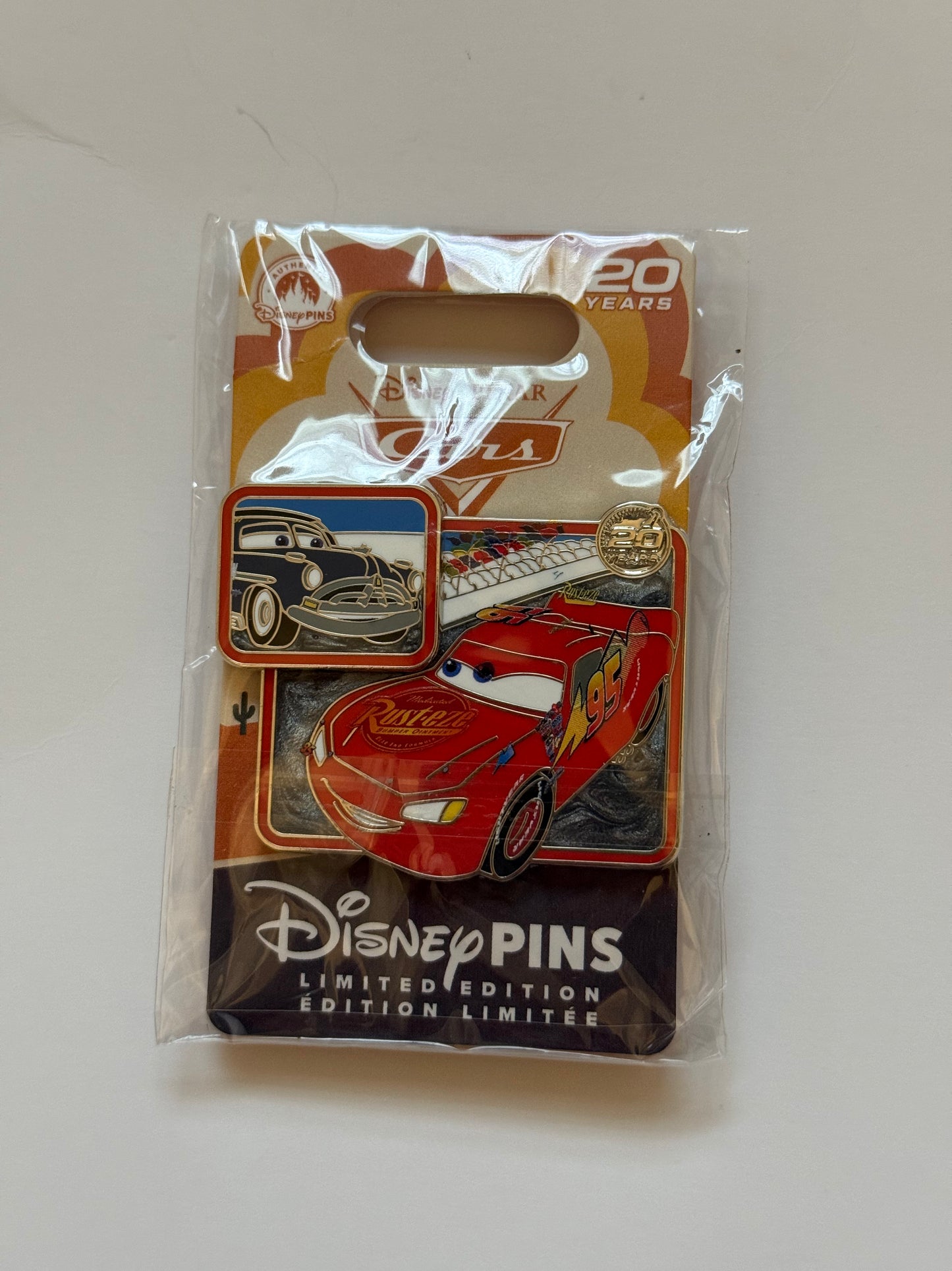 Disney Pixar Cars 20th Anniversary Pin Lightning McQueen And Doc Hudson LE 3400